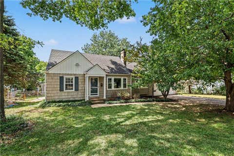 Photo of 6720 Floyd Street, Overland Park, KS 66204 (MLS # 2637493)