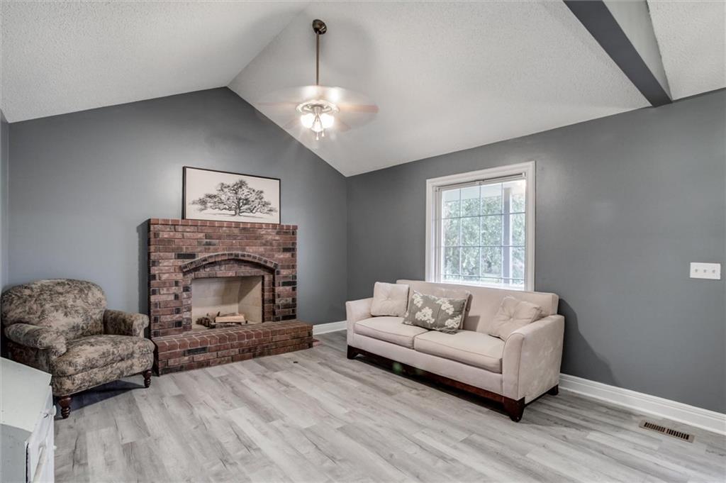 311 W Apple Valley Parkway