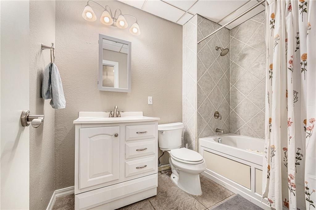 609 CENTRAL Street 1207