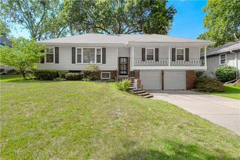 15 W Bridlespur Drive, Kansas City, MO 64114 - #: 2629663