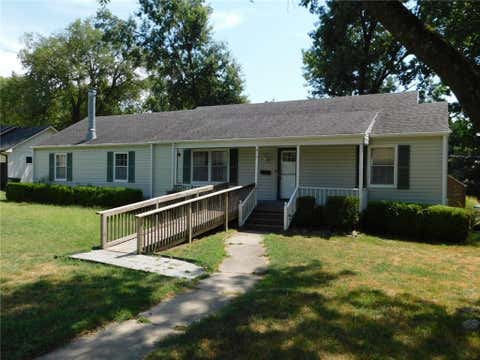 Photo of 613 W Jefferson Street, Pittsburg, KS 66762 (MLS # 2638695)