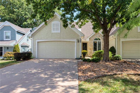 Photo of 12107 Slater Street, Overland Park, KS 66213 (MLS # 2640719)