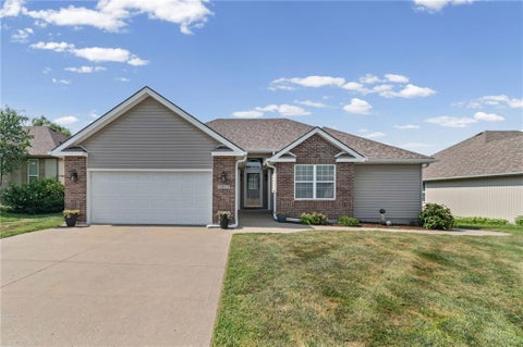 Photo of 1911 Country Ridge Drive, Warrensburg, MO 64093 (MLS # 2632363)