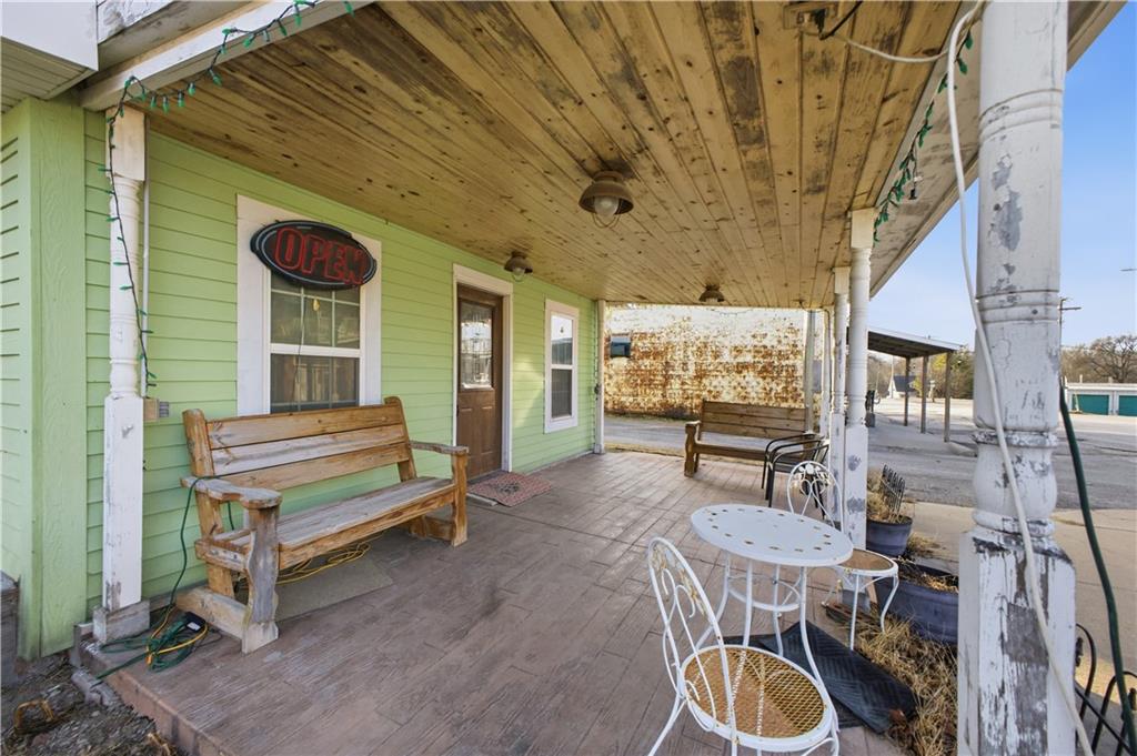 Photo 1 of 31 — 301 N Main Street, Stewartsville, MO 64429