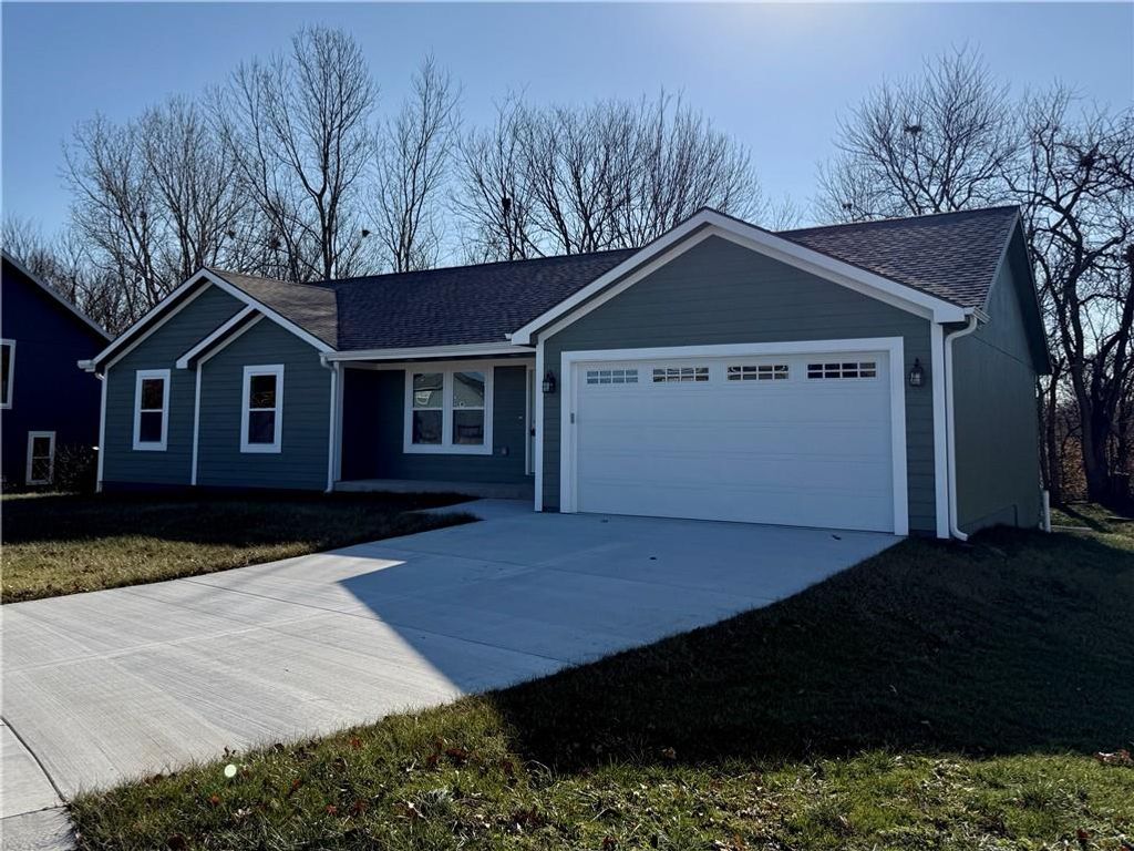 Photo of 544 W 18th Street, Ottawa, KS 66067 (MLS # 2592221)