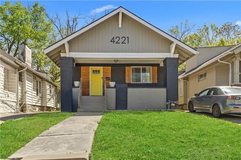 Photo of 4221 Prospect Avenue, Kansas City, MO 64130 (MLS # 2615527)