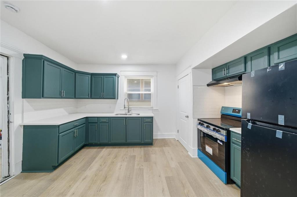 4112 Chestnut Avenue