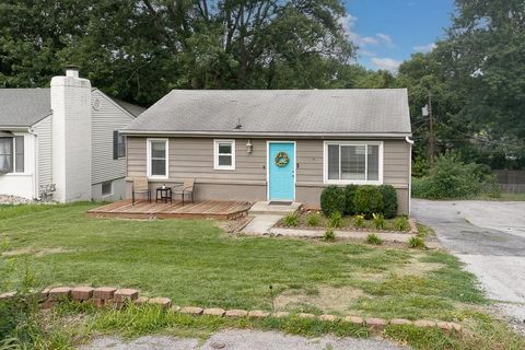 Photo of 3932 N Spruce Avenue, Kansas City, MO 64117 (MLS # 2628196)
