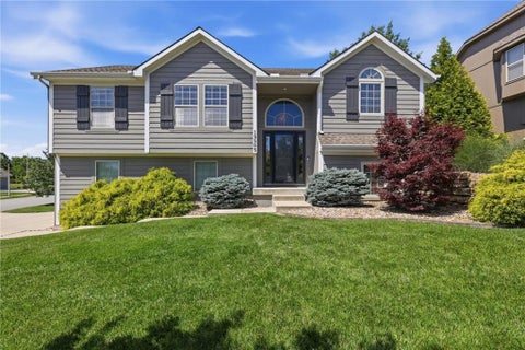 Photo of 19505 W 110th Street, Olathe, KS 66061 (MLS # 2634036)