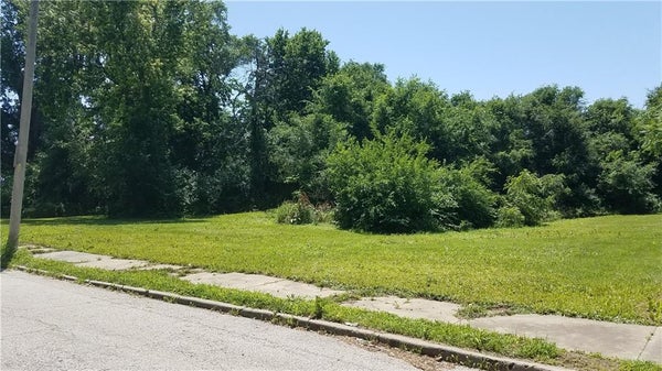 3424 E 24TH TER, KANSAS CITY, MO 64127 - Image dca8668ba1229dce8a145f7ca7c1f614/2746261536