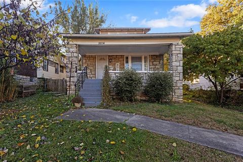 Photo of 5214 Woodland Avenue, Kansas City, MO 64110 (MLS # 2585401)