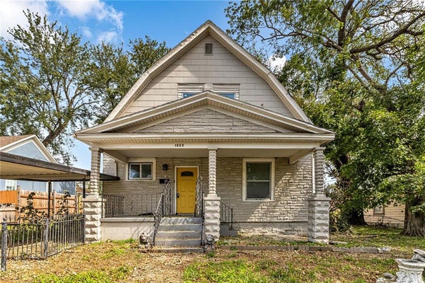 1322 YECKER AVE, KANSAS CITY, KS 66104 - Image dcb54a5eacab3f5a273bf89b0e840500/4090638596
