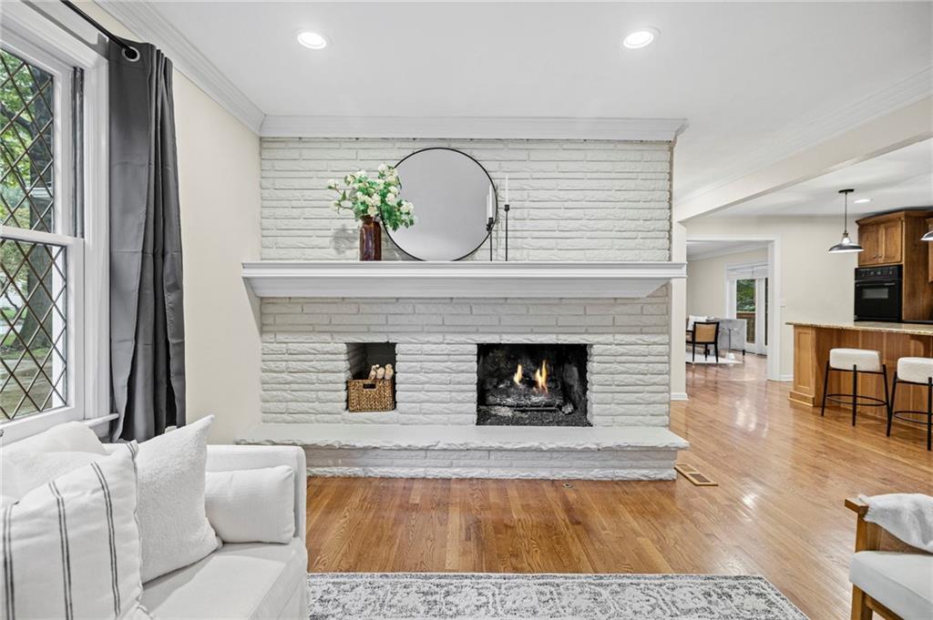909 W 96th Terrace