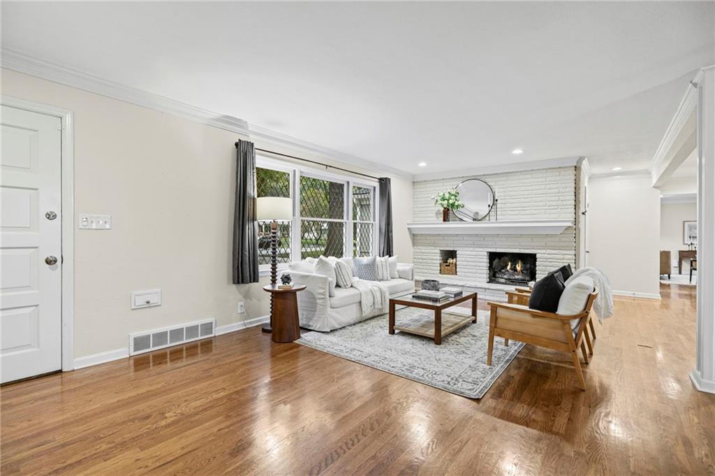 909 W 96th Terrace