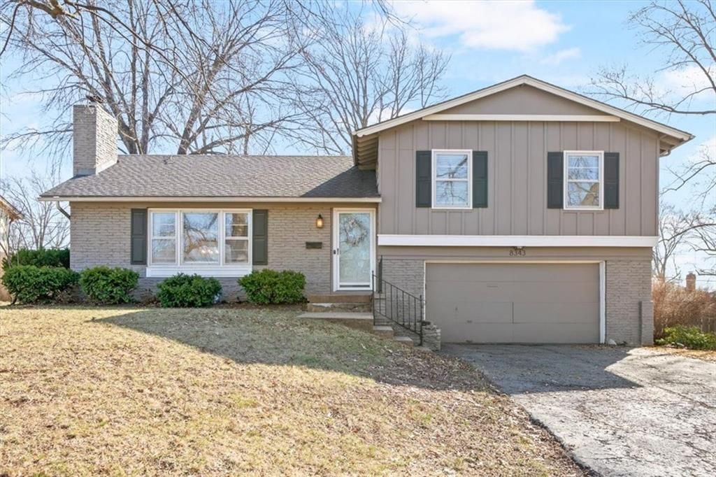 Photo of 8343 Travis Lane, Overland Park, KS 66212 (MLS # 2607213)