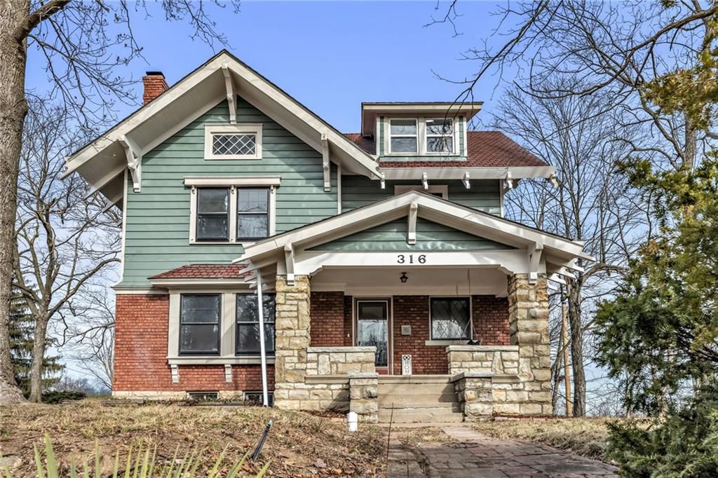 Photo of 316 E Doniphan Street, Liberty, MO 64068 (MLS # 2597890)