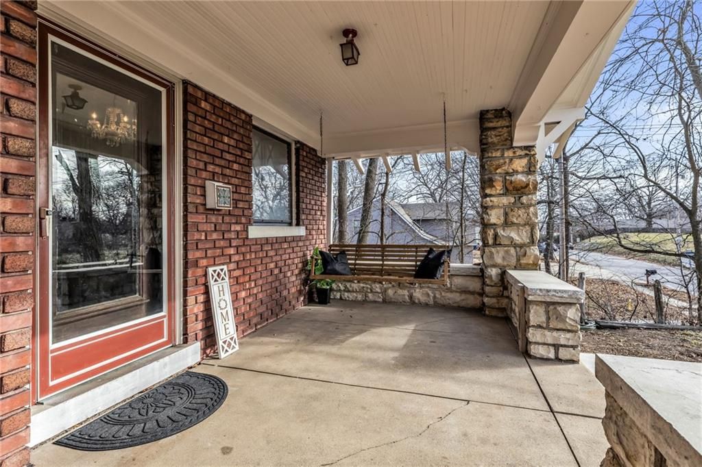 Photo of 316 E Doniphan Street, Liberty, MO 64068 (MLS # 2597890)