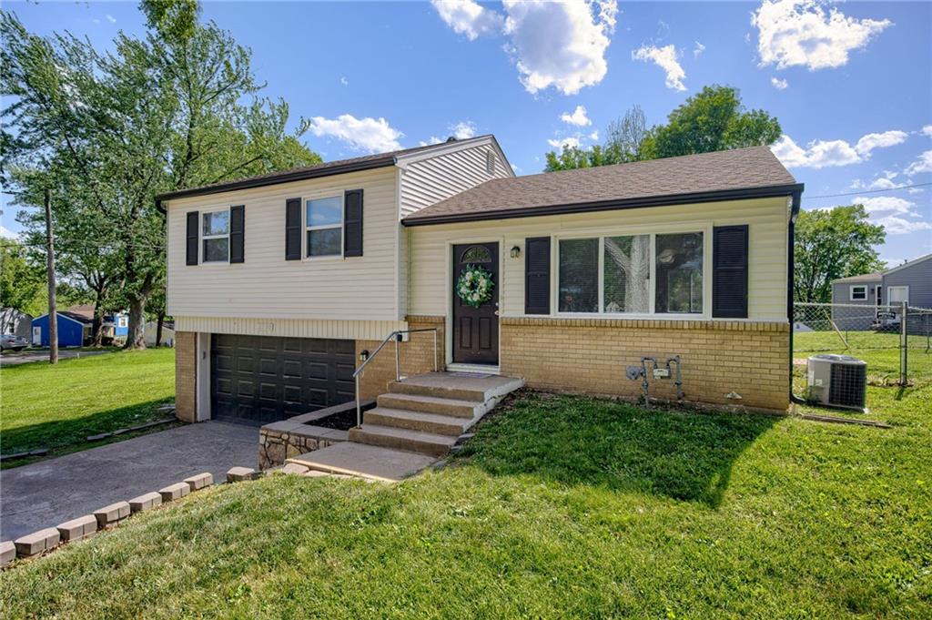3200 Queen Ridge Drive