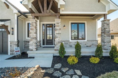 2082 NW O'brien Road Lee's Summit MO 64081