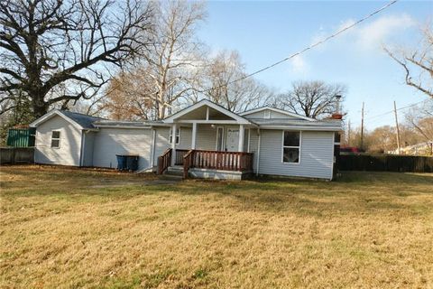 5944 Eugene Field Road Kansas City MO 64119
