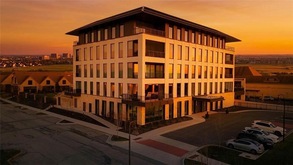 4951 W 134 Street 204