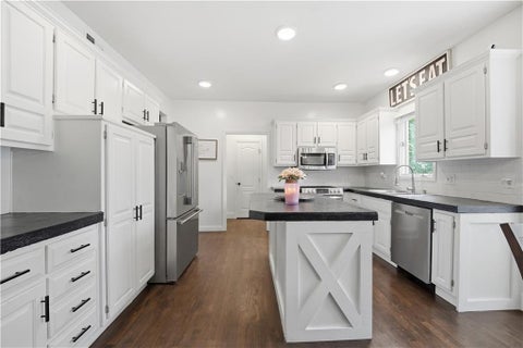 Photo of 8004 W 144th Place, Overland Park, KS 66223 (MLS # 2627108)