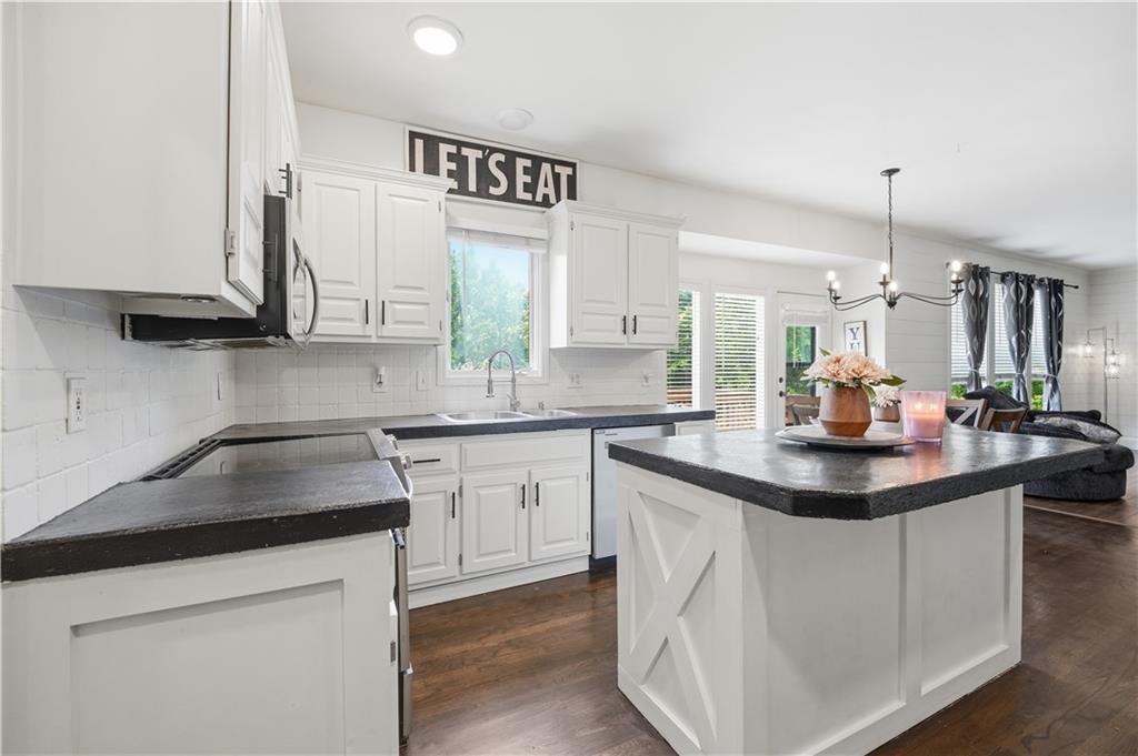 8004 W 144th Place