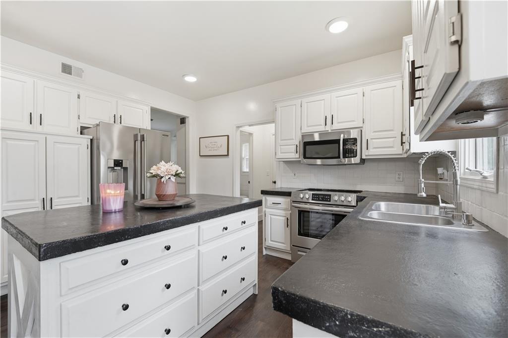 8004 W 144th Place