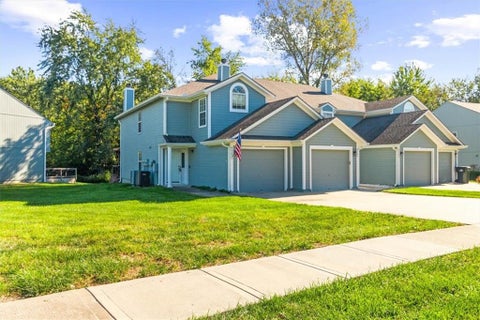 Photo of 6067 NE Moonstone Drive, Lees Summit, MO 64064 (MLS # 2646259)