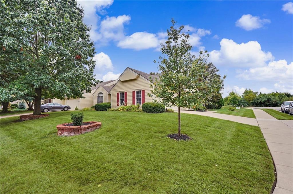 5933 Longleaf Circle