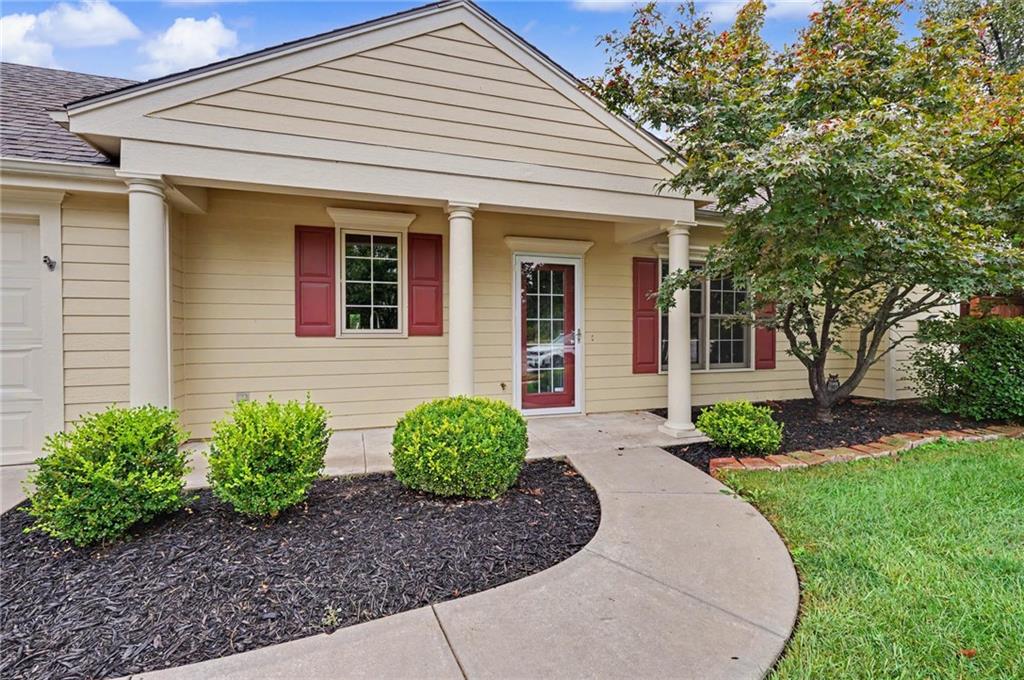 5933 Longleaf Circle