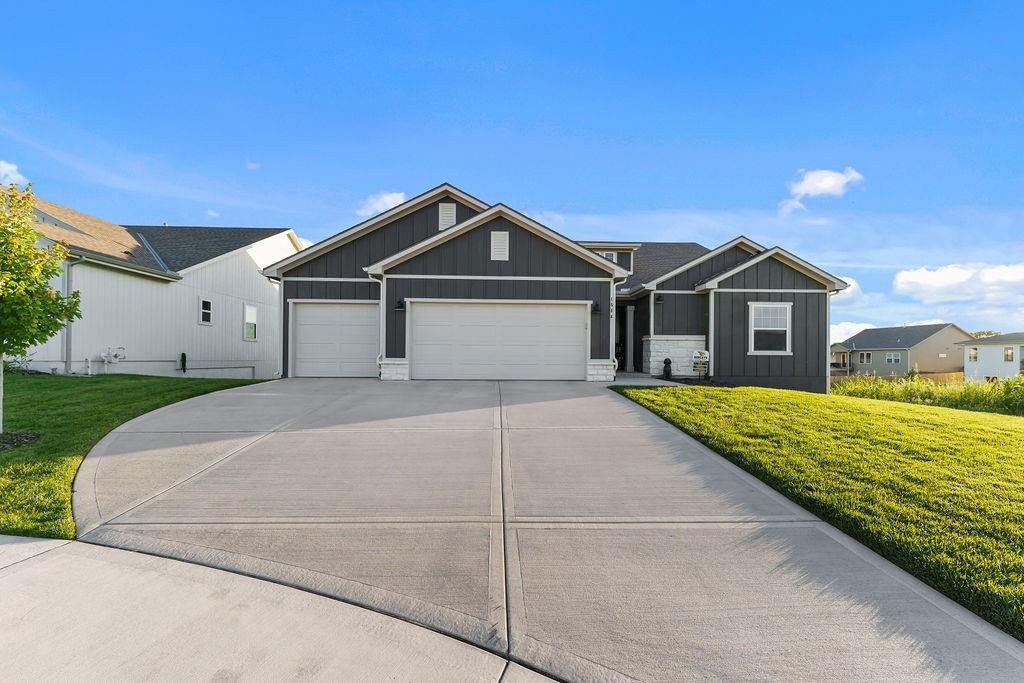 1544 N 162nd Circle