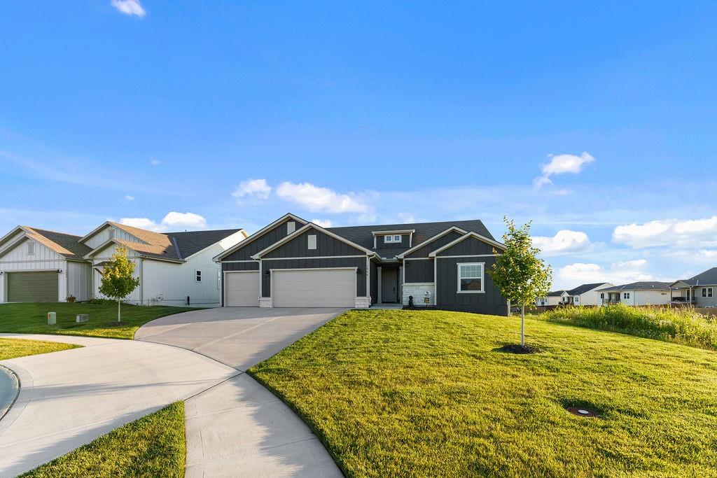 1544 N 162nd Circle
