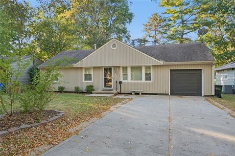 Photo of 8915 W 81st Street, Overland Park, KS 66204 (MLS # 2583450) Photo of 8915 W 81st Street, Overland Park, KS 66204 (MLS # 2583450)
