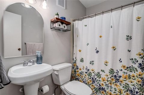 Tiny photo for 1305 Park Lane, Liberty, MO 64068 (MLS # 2621539)