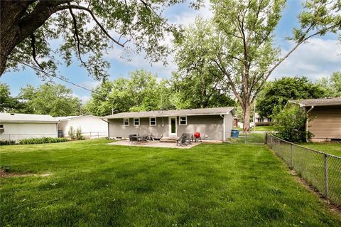 Tiny photo for 1305 Park Lane, Liberty, MO 64068 (MLS # 2621539)