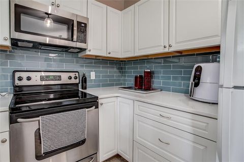Tiny photo for 1305 Park Lane, Liberty, MO 64068 (MLS # 2621539)