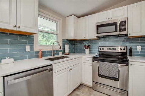 Tiny photo for 1305 Park Lane, Liberty, MO 64068 (MLS # 2621539)