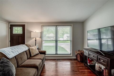 Tiny photo for 1305 Park Lane, Liberty, MO 64068 (MLS # 2621539)