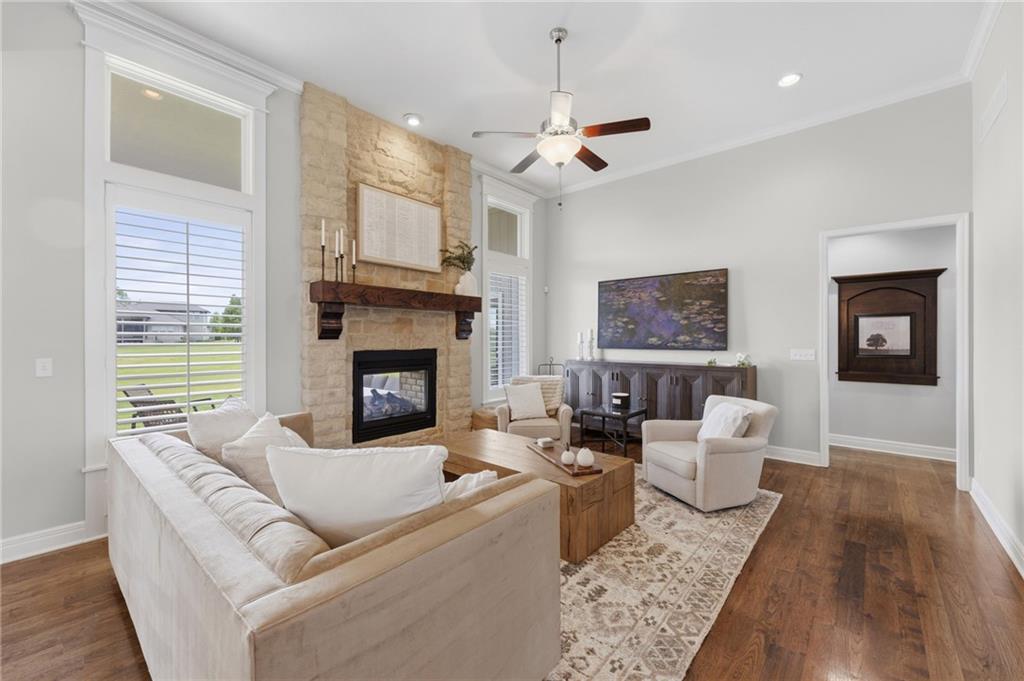 7019 Apache Drive