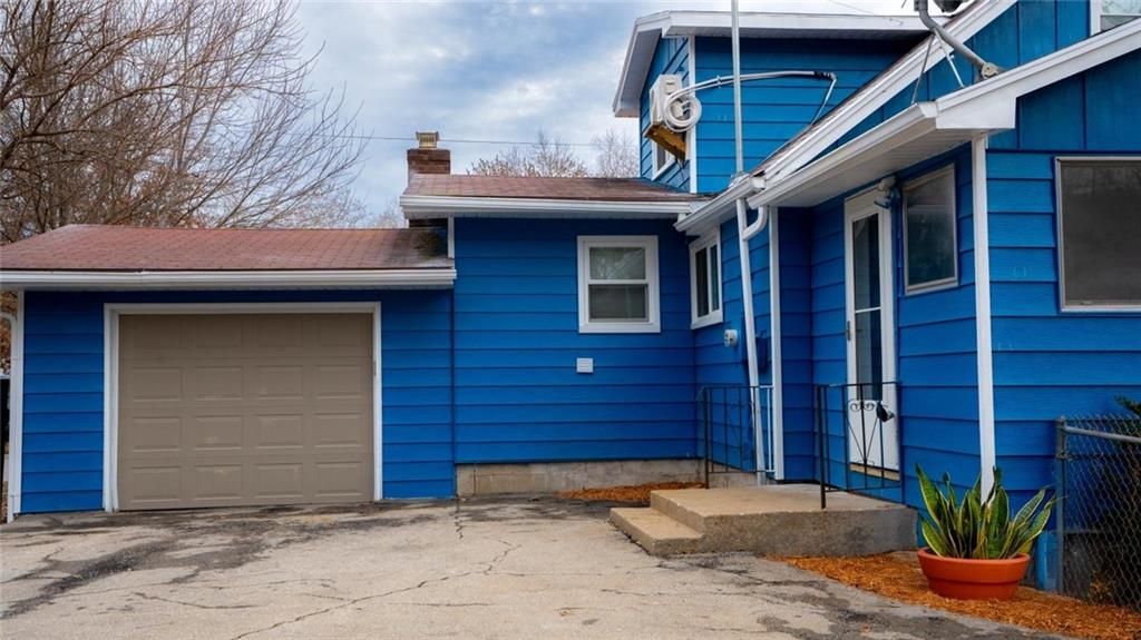 Photo of 320 N Fairview Avenue, Liberty, MO 64068 (MLS # 2589998)