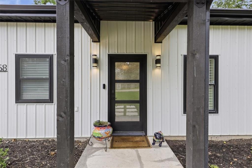 1368 Chimney Point