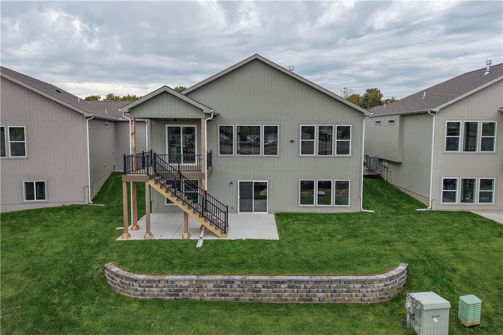 1132 SW Whitby Drive