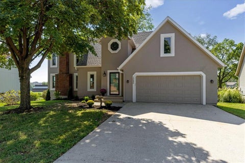 Photo of 12490 S Ortega Drive, Olathe, KS 66062 (MLS # 2647624)
