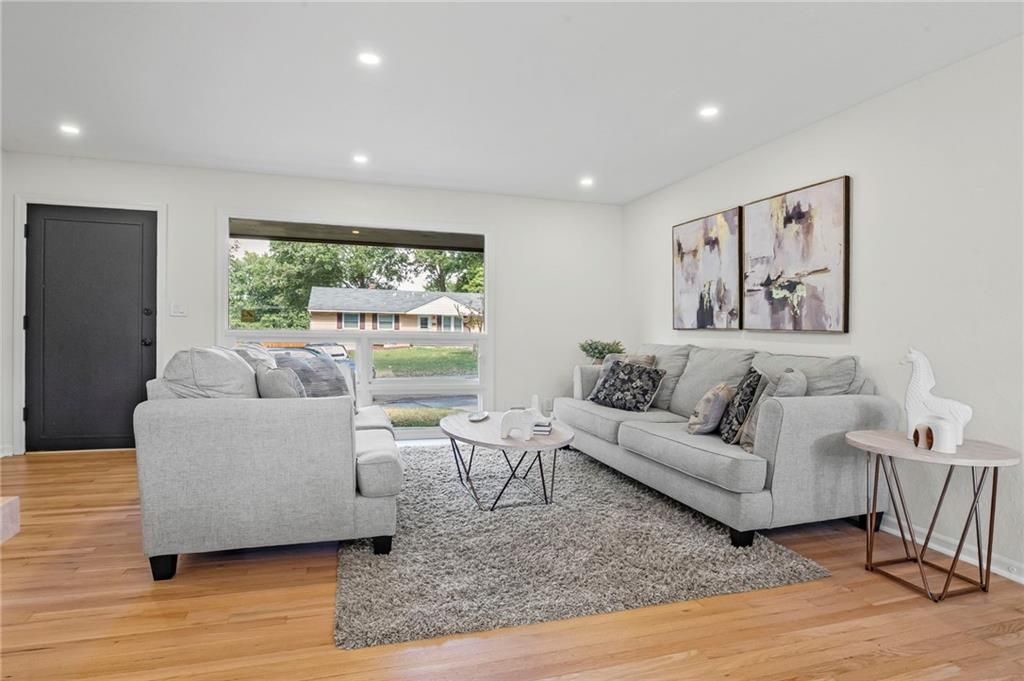 Photo of 11029 E 53rd Terrace, Raytown, MO 64133 (MLS # 2607863)