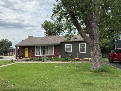 Photo of 4630 W 60th Street, Fairway, KS 66205 (MLS # 2626889)