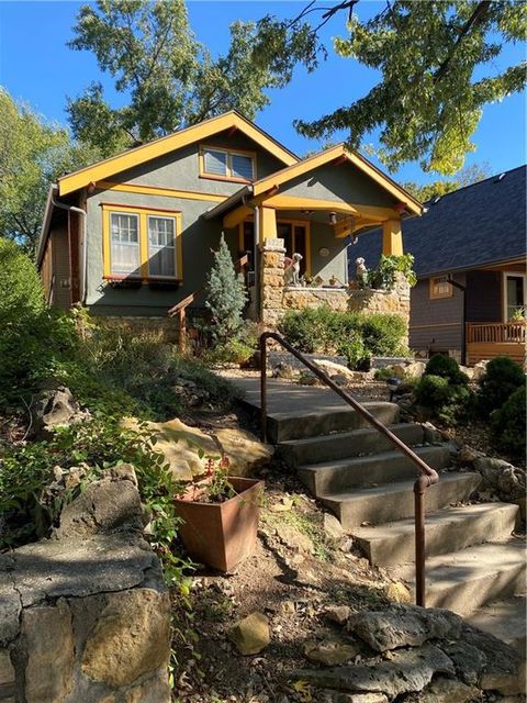 4225 Holmes Street Kansas City MO 64110