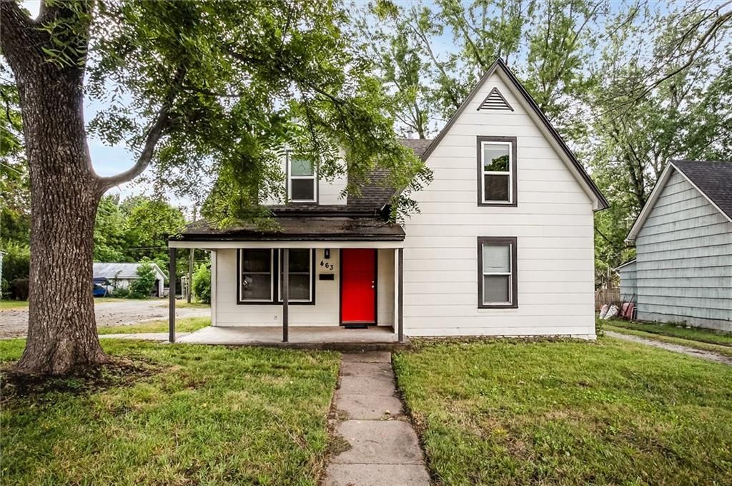 Photo of 463 E Mill Street, Liberty, MO 64068 (MLS # 2576030)