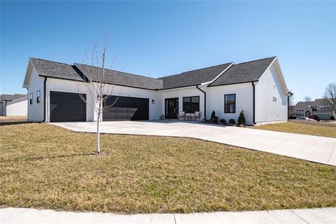 24 Westwood Circle, Ottawa, KS 66067 - MLS#: 2536694