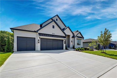 Photo of 11806 W 181st Terrace, Overland Park, KS 66013 (MLS # 2645136)